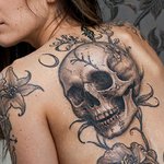 tatouage-fleurs-dos