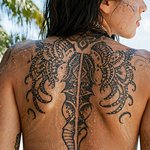 tatouage-hippocampe-polynesien