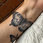 tatouage-papillon-poignet