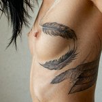 tatouage-plume-femme