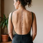 tatouage-dos-femme