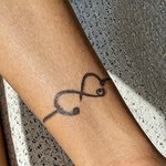 tatouage bracelet poignet femme
