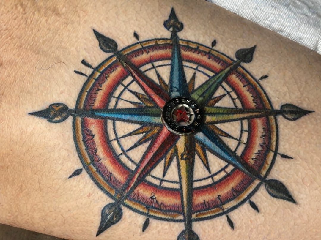 tatouage rose des vents old school