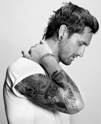 tatouage homme bras complet