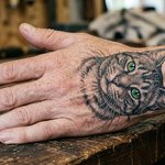 tatouage-main-chat