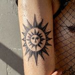 tatouage-soleil-avant-bras